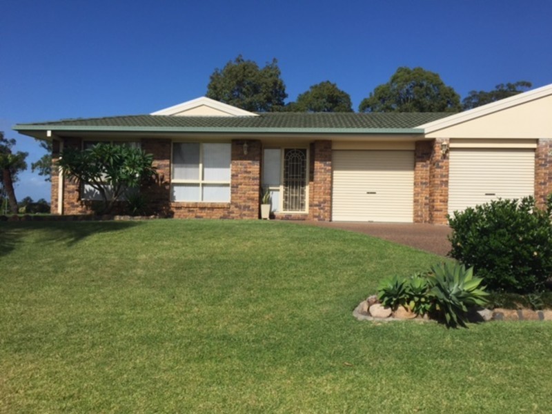 1/2 Bronwyn Close, Thornton NSW 2322