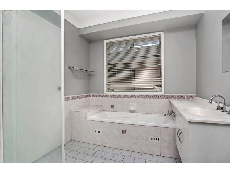 27 Schank Drive, Metford NSW 2323