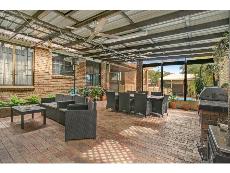 19 Barlow Close, Thornton NSW 2322