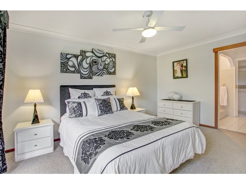 19 Barlow Close, Thornton NSW 2322