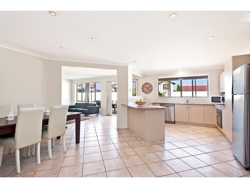 2 Brentwood Terrace, Thornton NSW 2322