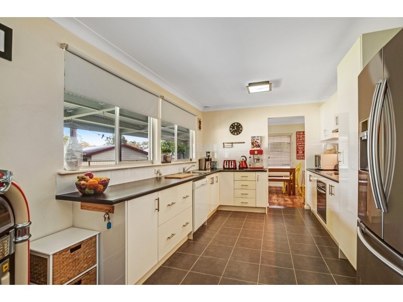 15 Young Close, Thornton NSW 2322