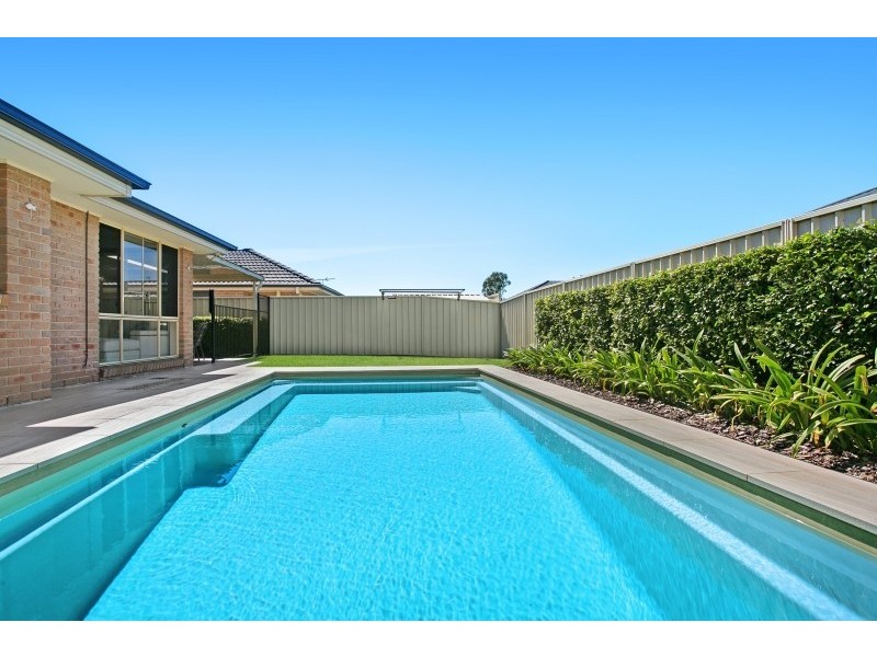 14 Streeton Drive, Metford NSW 2323