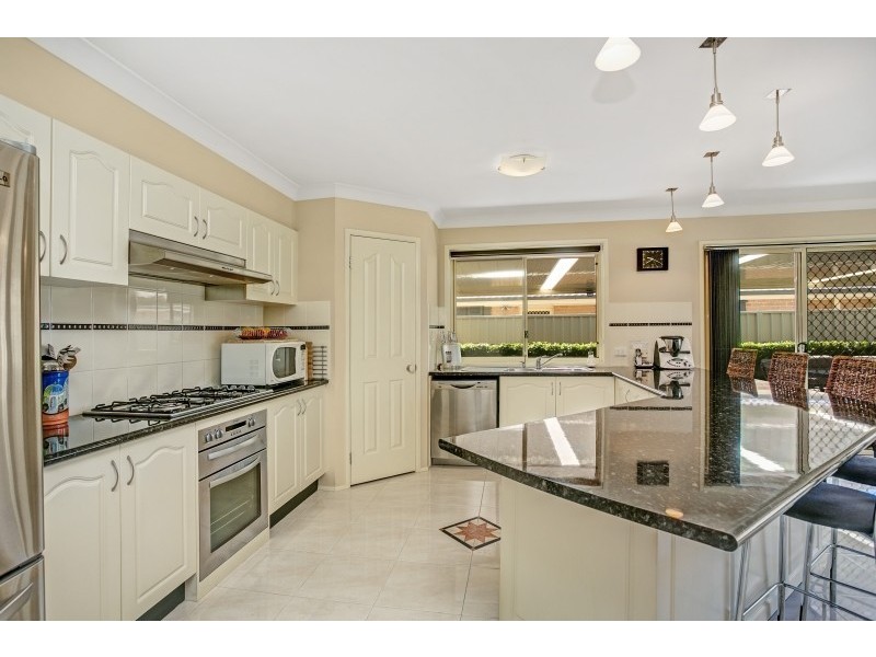 14 Streeton Drive, Metford NSW 2323