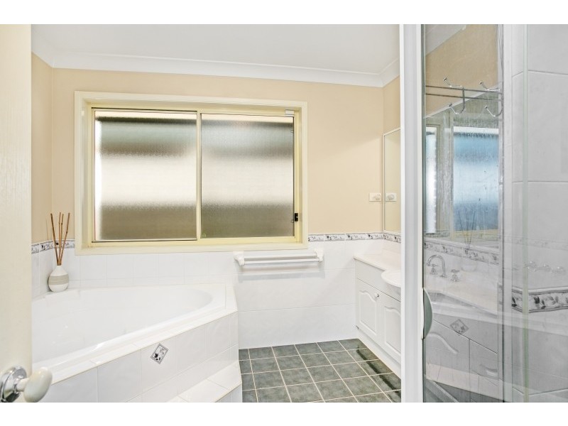 14 Streeton Drive, Metford NSW 2323