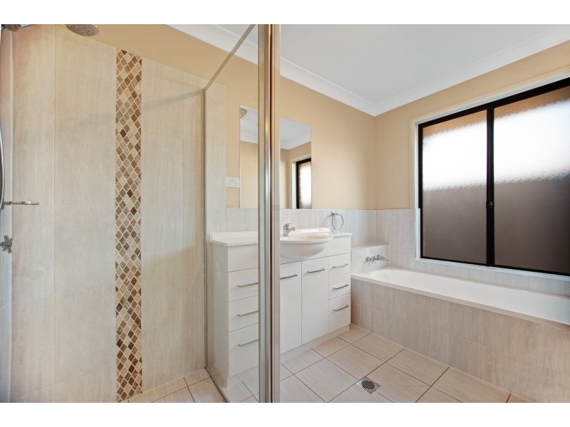 6 Centre Street, Greta NSW 2334