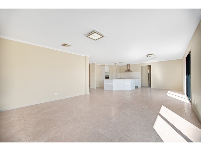 6 Centre Street, Greta NSW 2334