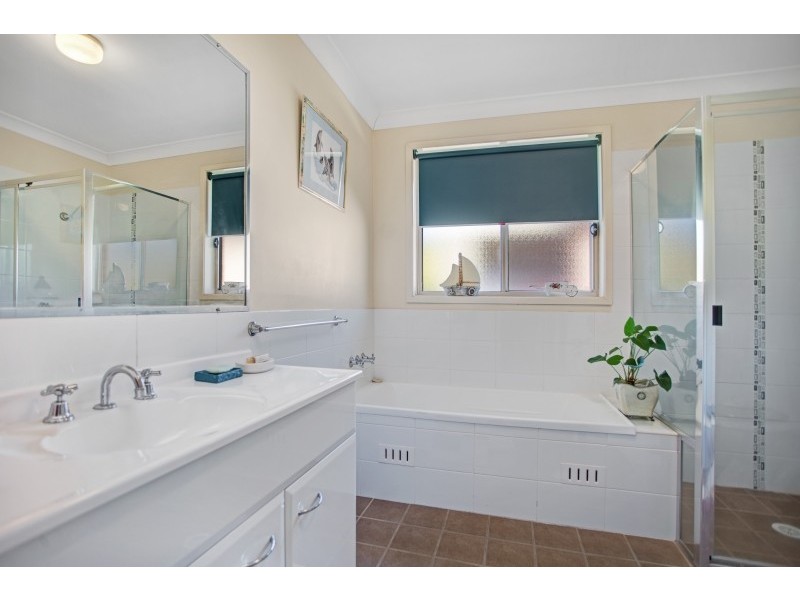 5 Cambrian Place, East Maitland NSW 2323