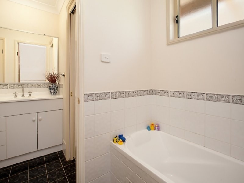 11 Northview Cct, Medowie NSW 2318