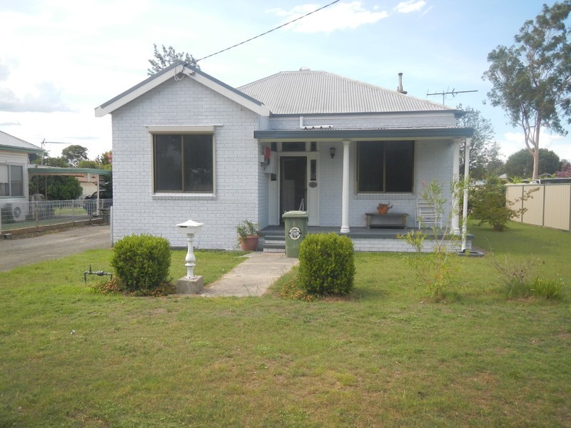 42 Gordon Ave, Cessnock NSW 2325