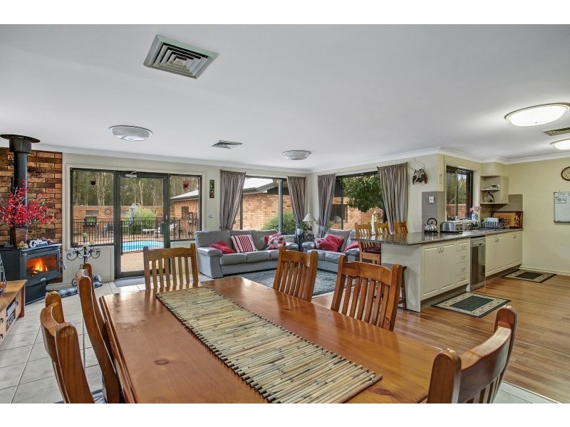 17 Windeyer Close, Medowie NSW 2318