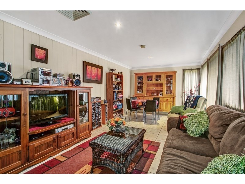 17 Windeyer Close, Medowie NSW 2318