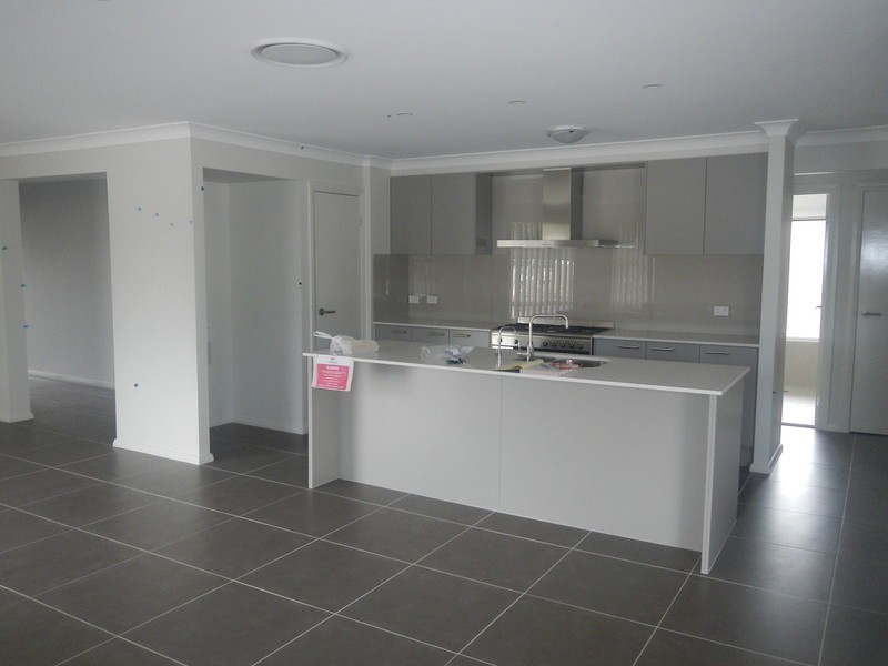 140 Sunningdale Circuit, Medowie NSW 2318