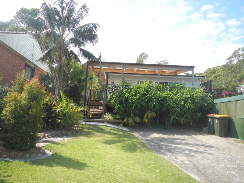 11 Rose Street, Lemon Tree Passage NSW 2319