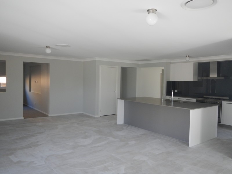 135 Sunningdale Circuit, Medowie NSW 2318