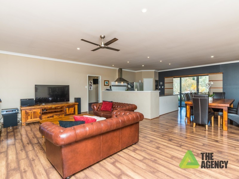 15 Refractory Road, Bakers Hill WA 6562