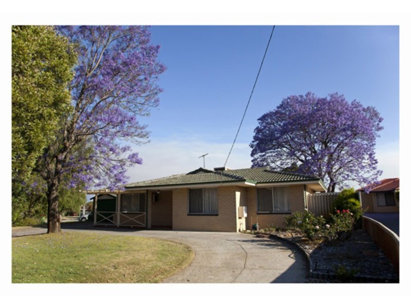 32 Holmwood Way, Embleton WA 6062