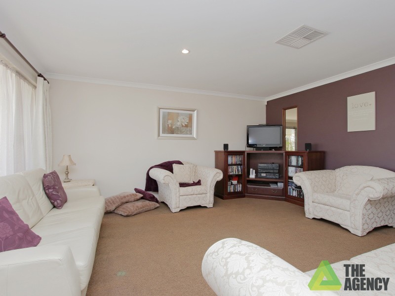 10 Davenport Promenade, Canning Vale WA 6155