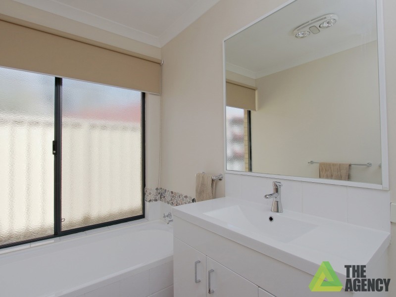 10 Davenport Promenade, Canning Vale WA 6155