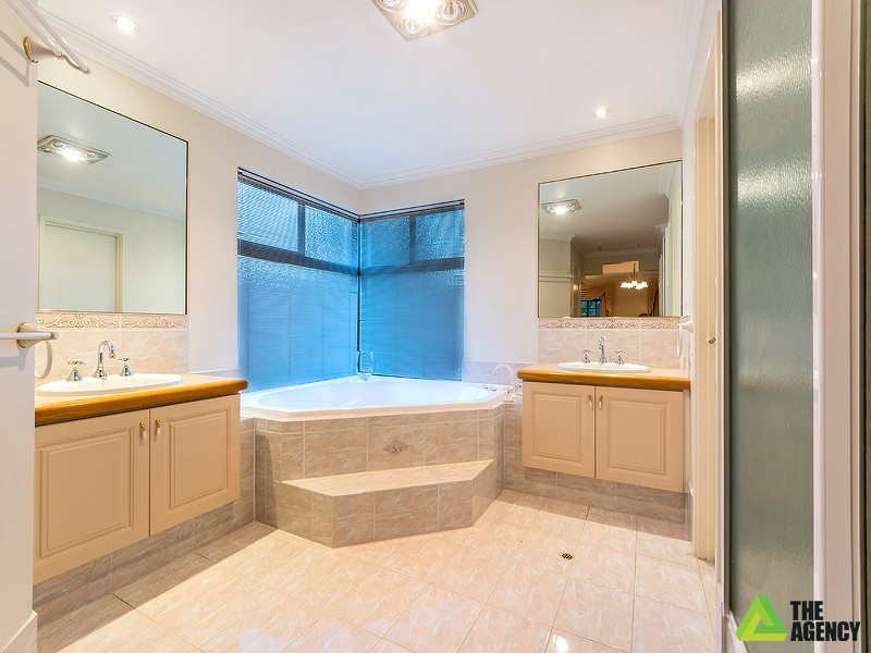 31 Whittaker Crescent, Bull Creek WA 6149