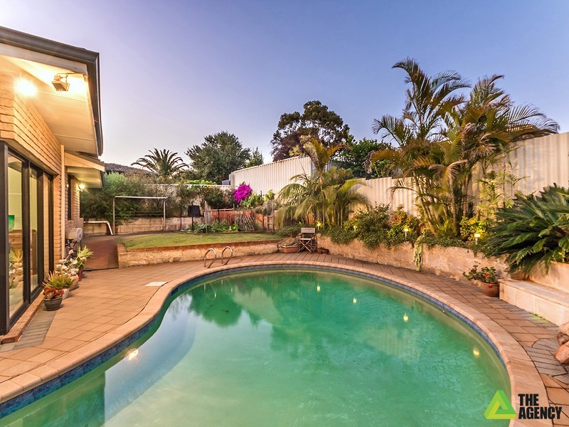 31 Whittaker Crescent, Bull Creek WA 6149