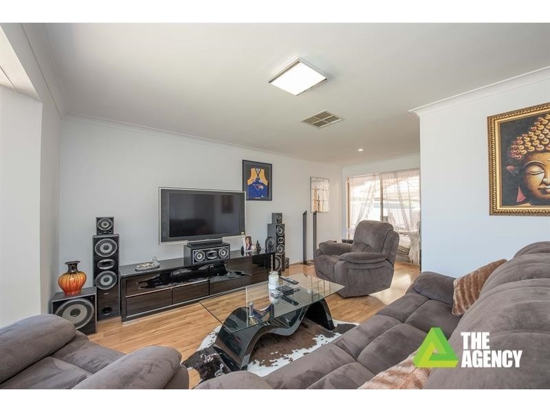 27 Pathfinder Road, Padbury WA 6025