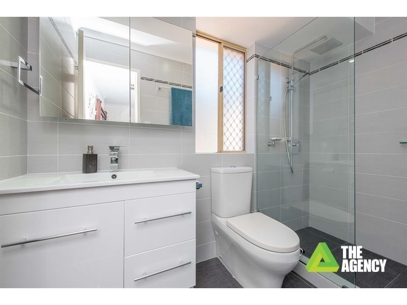 27 Pathfinder Road, Padbury WA 6025