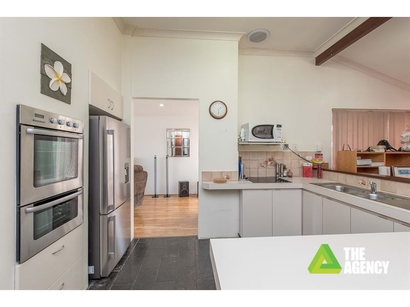 27 Pathfinder Road, Padbury WA 6025