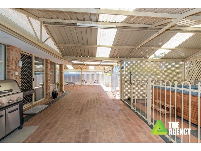 27 Pathfinder Road, Padbury WA 6025