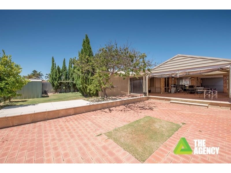 27 Pathfinder Road, Padbury WA 6025