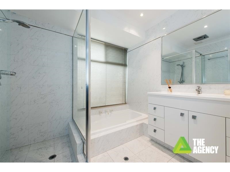 27 Pathfinder Road, Padbury WA 6025