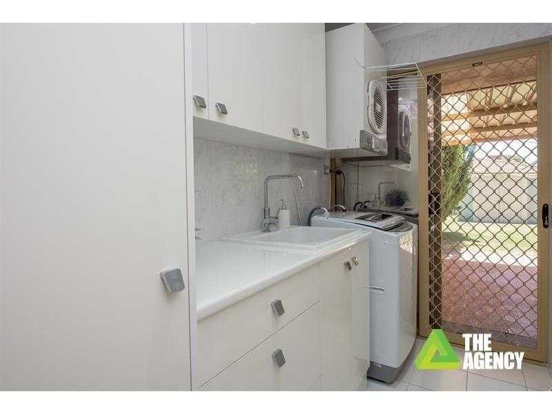27 Pathfinder Road, Padbury WA 6025