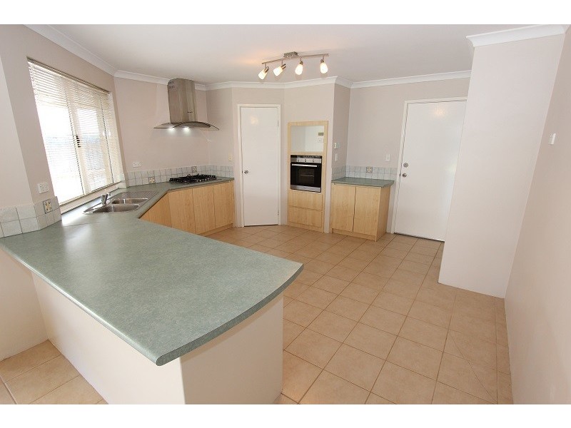 7 Aldenham Heights, Halls Head WA 6210