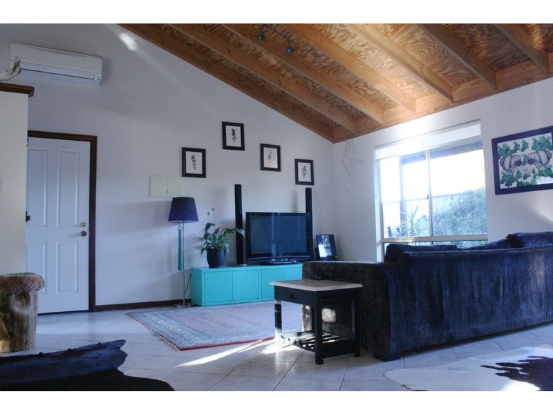 8 Ribbonvale Rise, Dunsborough WA 6281