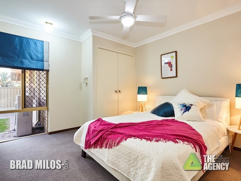 10 Lawson Place, Munster WA 6166