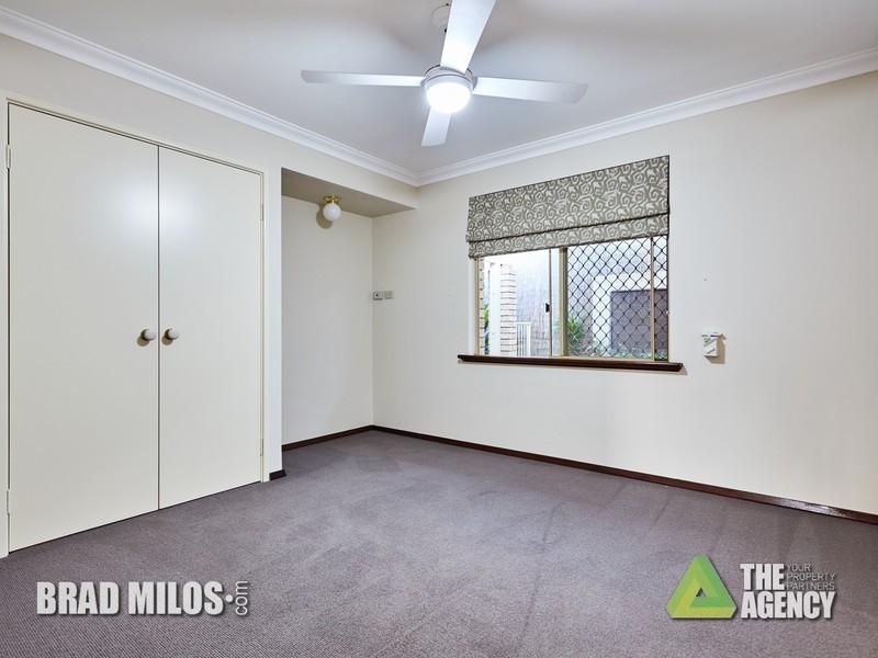 10 Lawson Place, Munster WA 6166