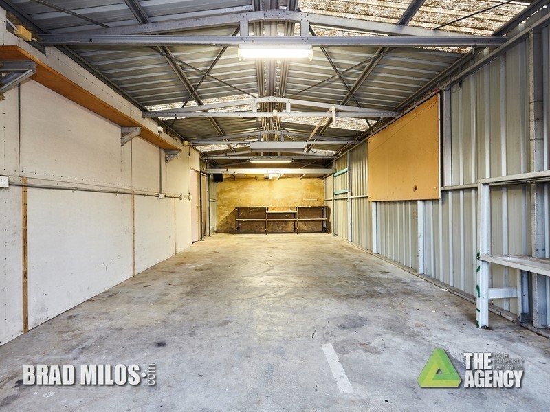 10 Lawson Place, Munster WA 6166