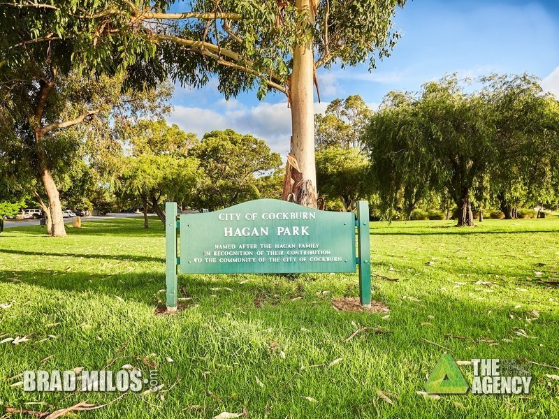 10 Lawson Place, Munster WA 6166