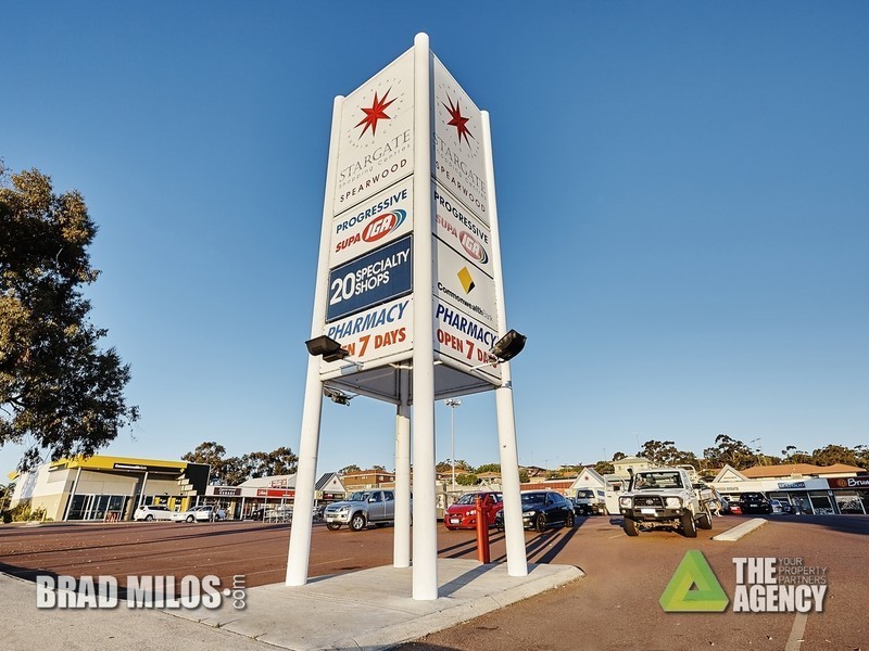 10 Lawson Place, Munster WA 6166