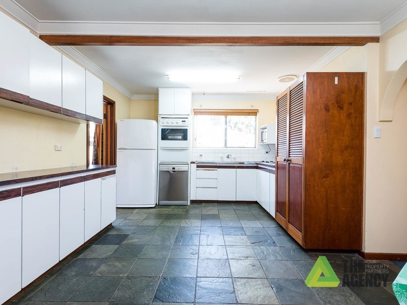 5 Pomeroy Place, Carine WA 6020