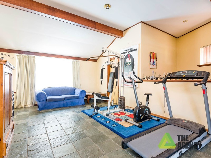 5 Pomeroy Place, Carine WA 6020