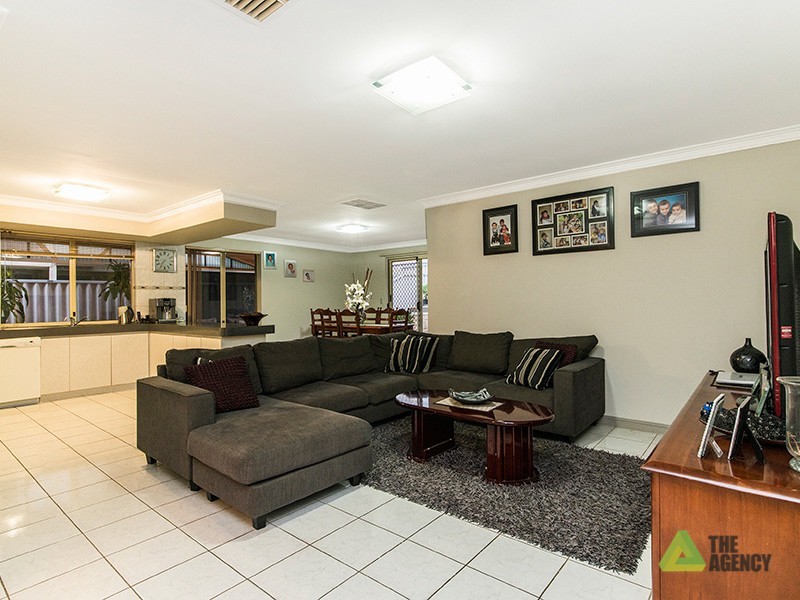 122 Highclere Boulevard, Marangaroo WA 6064