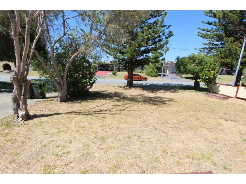 13 Maria Street, Dudley Park WA 6210