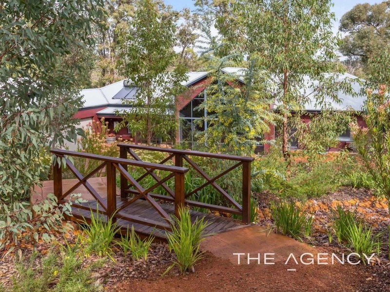 10 Kalari Way, Stoneville WA 6081