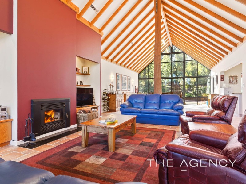 10 Kalari Way, Stoneville WA 6081