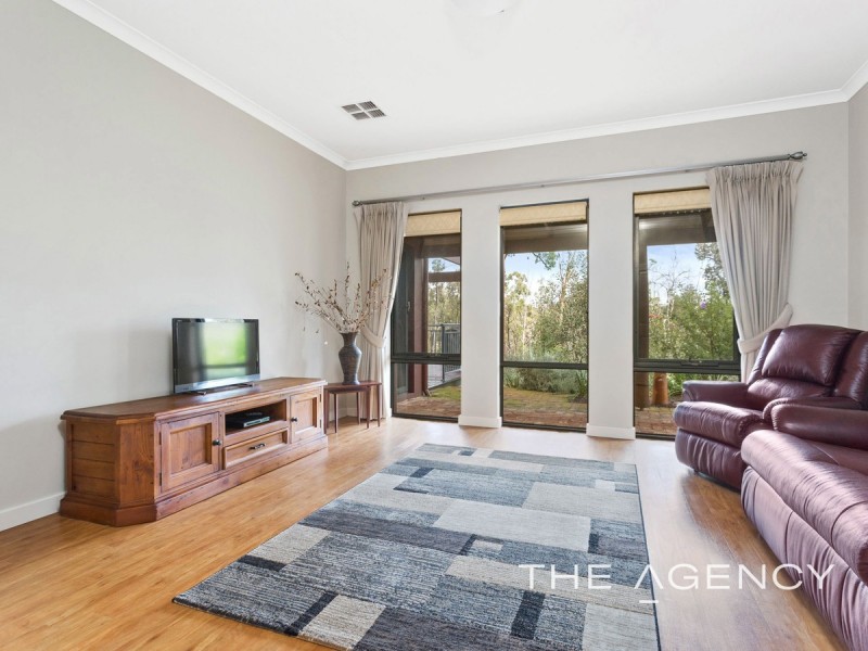 10 Kalari Way, Stoneville WA 6081