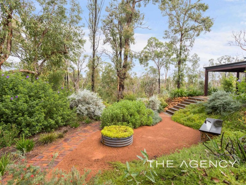 10 Kalari Way, Stoneville WA 6081