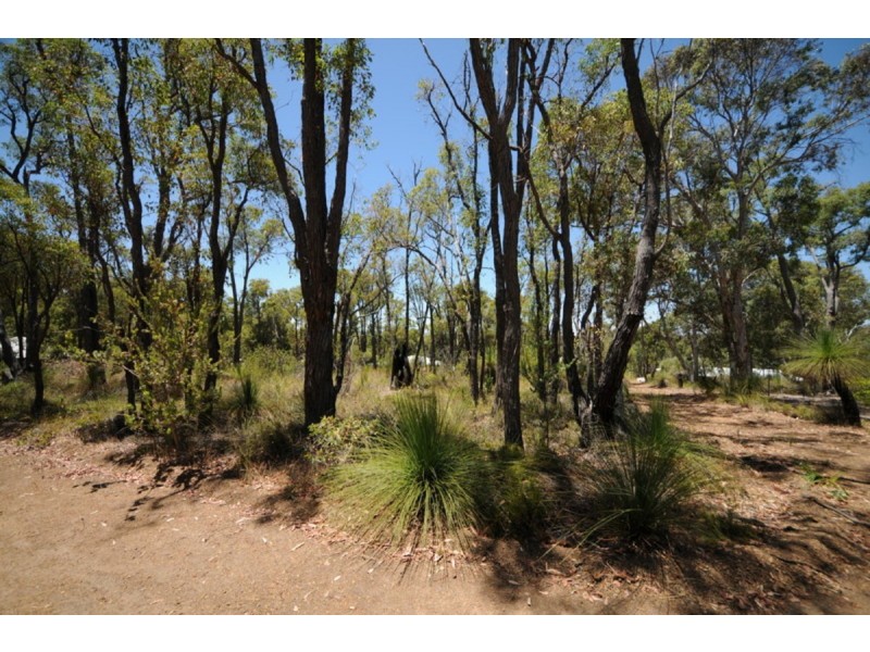 10 Dunham Glen, Wooroloo WA 6558