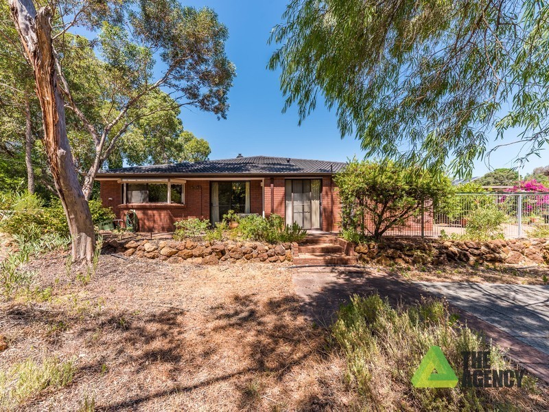 2 Glen Avon Street, Lesmurdie WA 6076