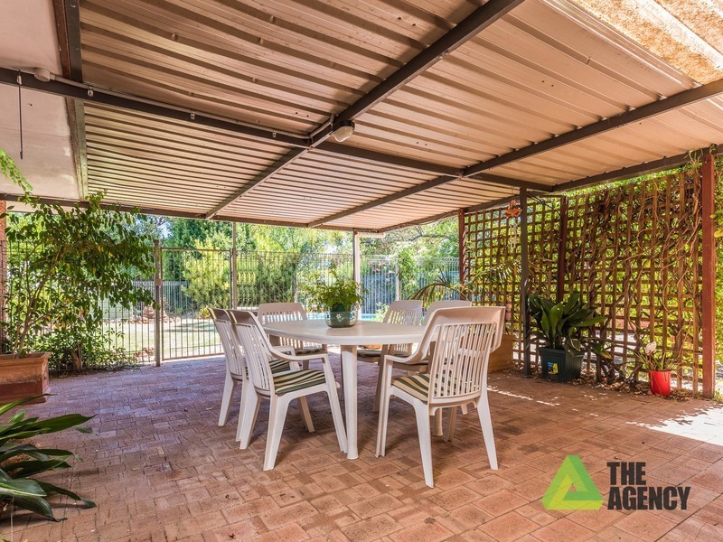 2 Glen Avon Street, Lesmurdie WA 6076